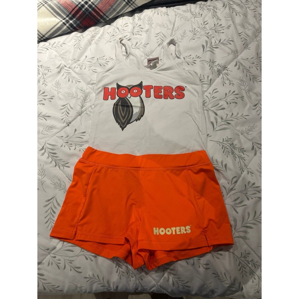 Hooters Tank Top and Orange Shorts Set size medium